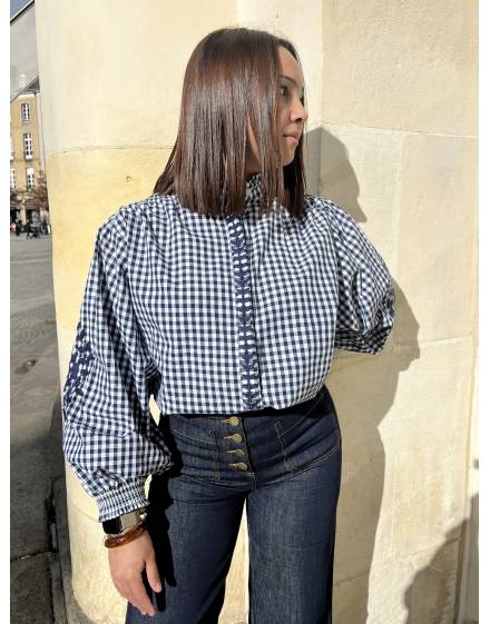 Blouse vichy bleu marine détails brodés