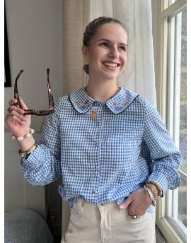 Blouse vichy bleue avec col Claudine Fleurie