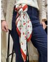 Carré style soie motif cerise