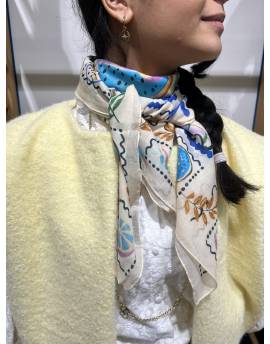 Grand foulard à motif estival