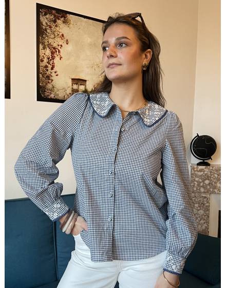 Blouse Vichy Bleue Avec Col Claudine Fleurie