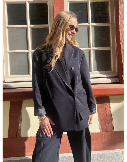 Veste blazer bleu marine avec coutures apparentes