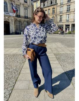 Blouse à motif floral bleu marine