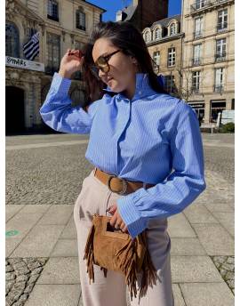 Blouse bleu rayée à col collerette