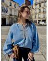 Blouse bleu au style bohème