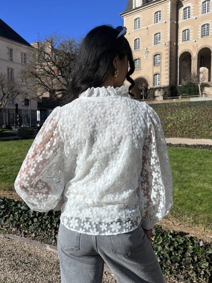 Chemise Blanche à Dentelle à Détails Fleurs