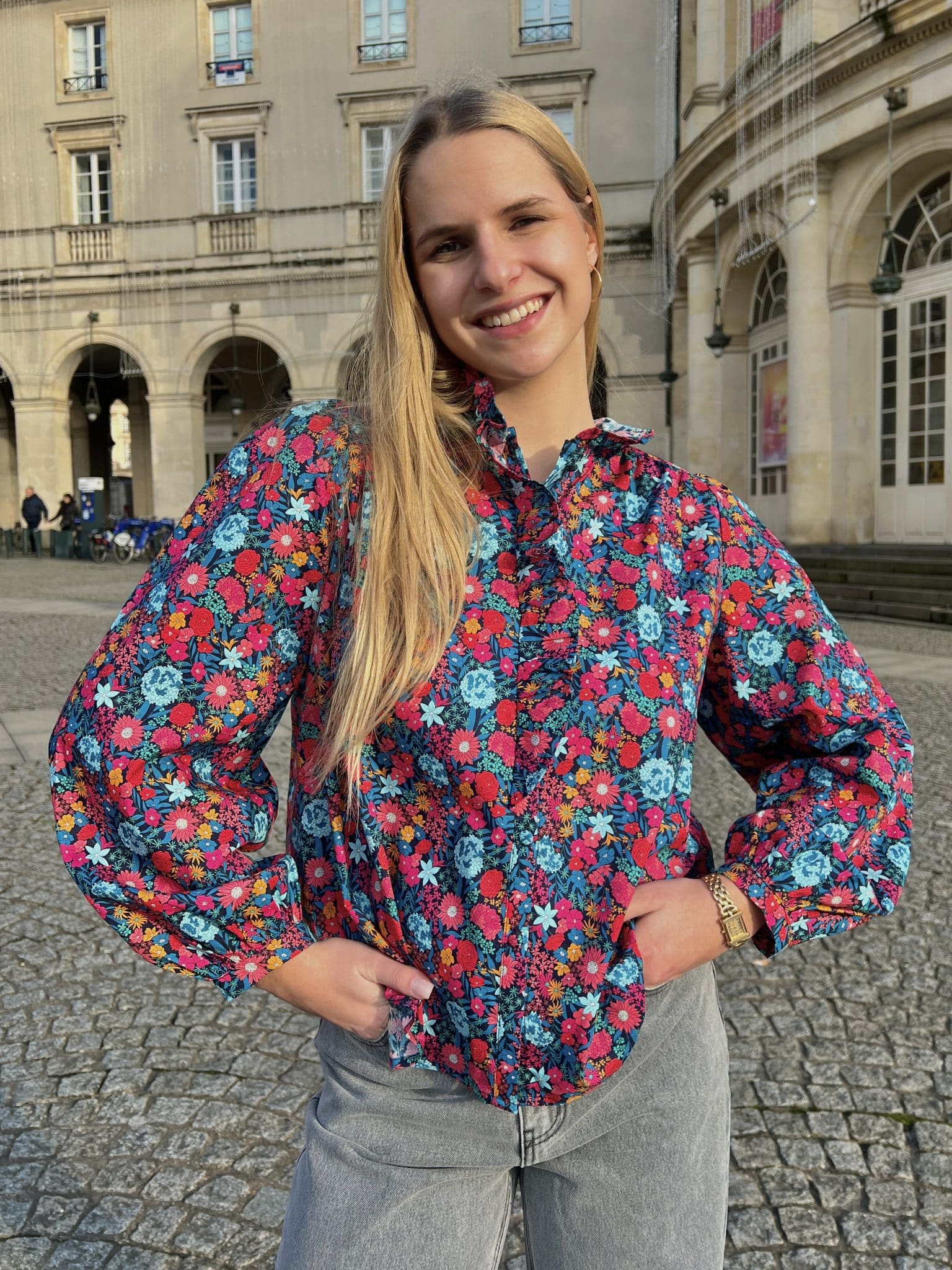 Blouse Col Collerette À Motif Floral Rose Blouse Col Collerette À Motif Floral Rose