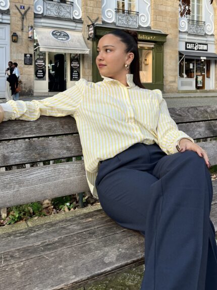 Blouse À Rayures jaunes Avec Col Collerette