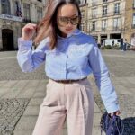 Chemisier Bleu À Rayures Avec Broderie