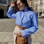 Blouse Bleu Rayée À Col Collerette
