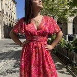 Robe courte légère à imprimé floral rose