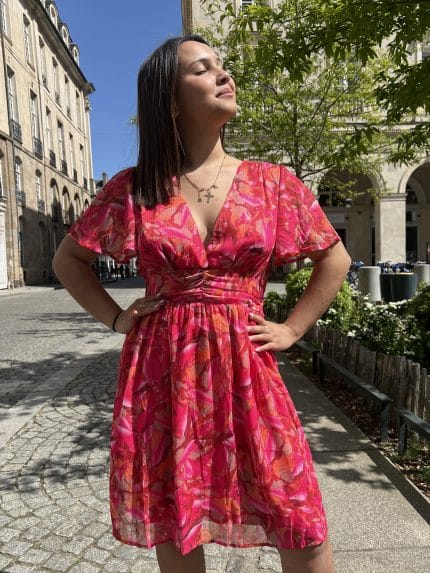 Robe courte légère à imprimé floral rose