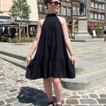 Robe courte à col montant
