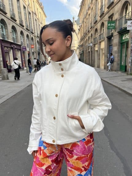 Veste blanche à col montant