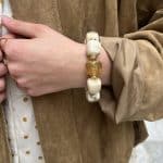 Bracelet en pierres carrées colorées