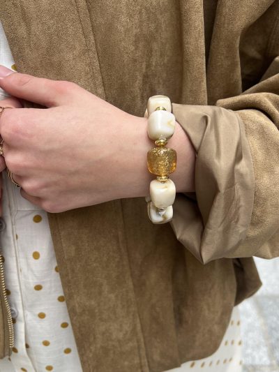 Bracelet en pierres carrées colorées