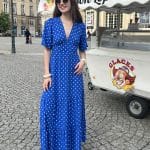 Robe longue bleue à pois blancs