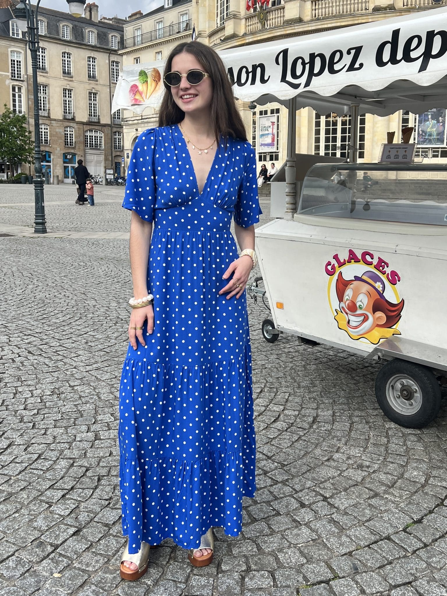 Robe longue bleue à pois blancs Robe longue bleue à pois blancs