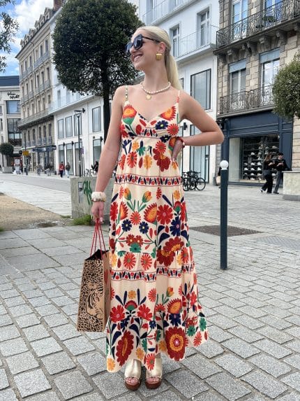 Robe longue fleurie avec fente