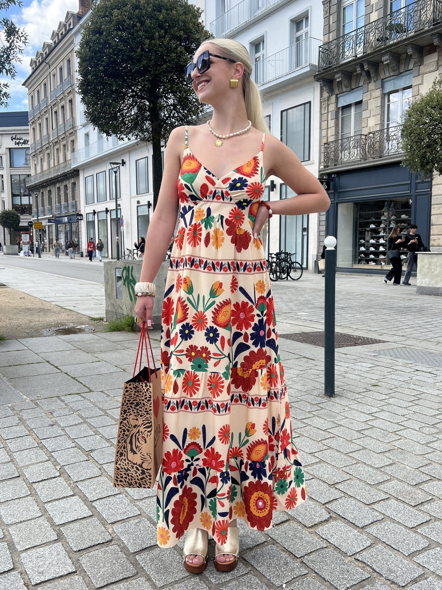 Robe longue fleurie avec fente Robe longue fleurie avec fente