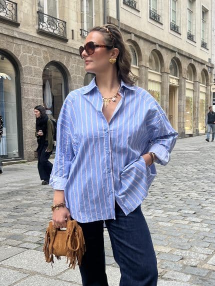 Chemise oversize à rayures rouges et bleues