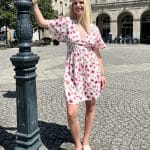 Robe courte à fleurs roses