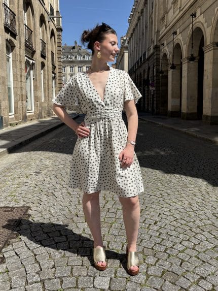 Robe courte à pois verts