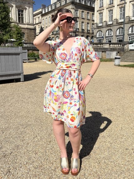 Robe courte à imprimé floral multicolore