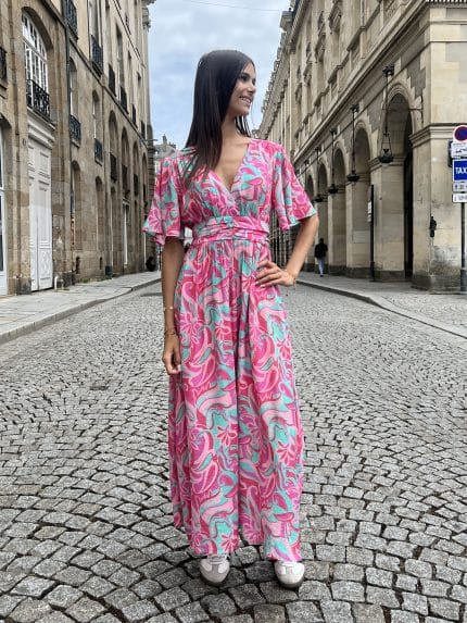 Robe longue aux couleurs vibrantes