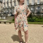 Robe courte à imprimés colorés