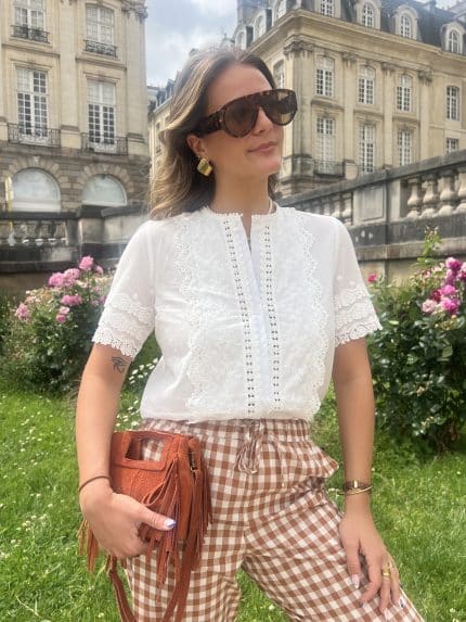Haut brodé blanc