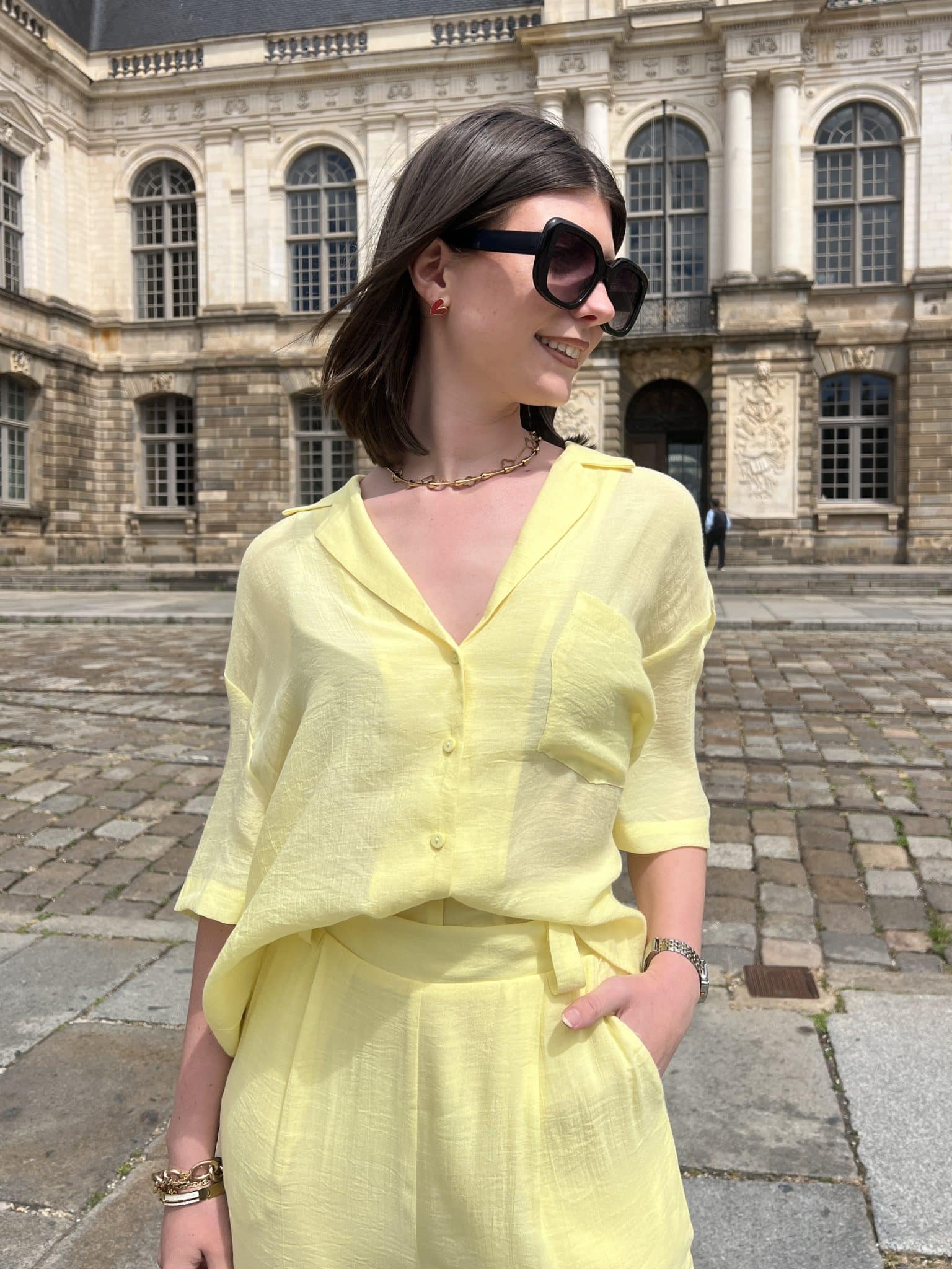 Chemisier uni avec décolleté Chemisier uni avec décolleté