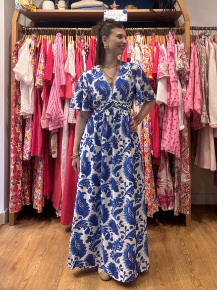 Robe longue cintrée à motif bleu