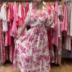 Robe longue cintrée à motifs floraux
