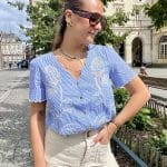chemisier décolleté à broderies