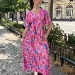 Robe fleurie aux tons fuchsia