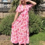 Robe fleurie à manches évasées