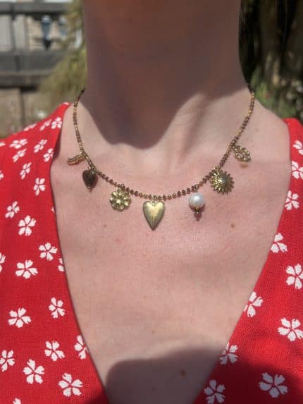 Collier à charms dorés