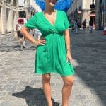 Robe courte unie à col V