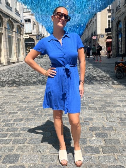 Robe unie avec ceinture