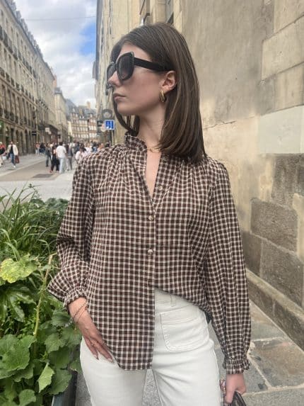 Blouse à carreaux col montant froncé