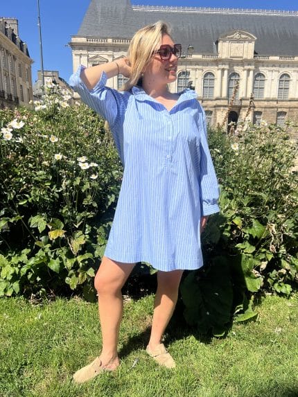 Robe rayée à col victorien