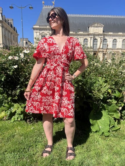 Robe à fleurs brodées