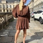 Robe drapée avec détail noué
