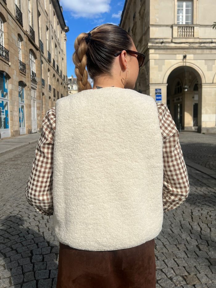 Gilet sans manches en moumoute écru