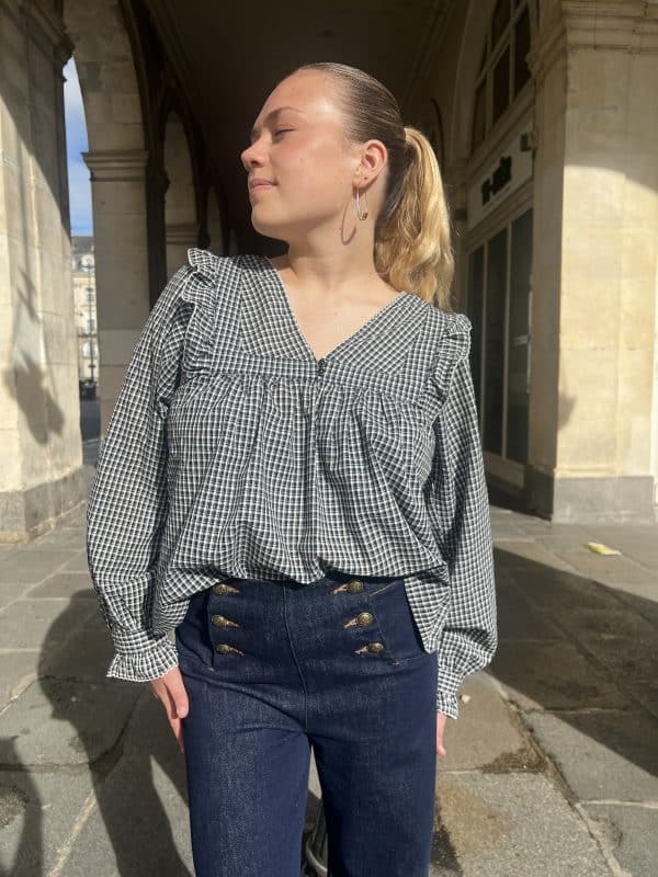 Blouse fluide à carreaux vichy et volants