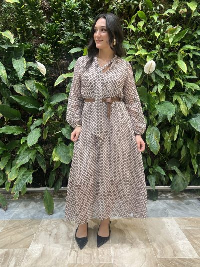 Robe longue imprimée à encolure lavallière